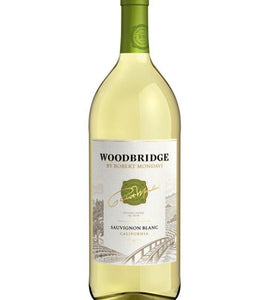 Woodbridge By Robert Mondavi Sauvignon Blanc 1500 mL bottle